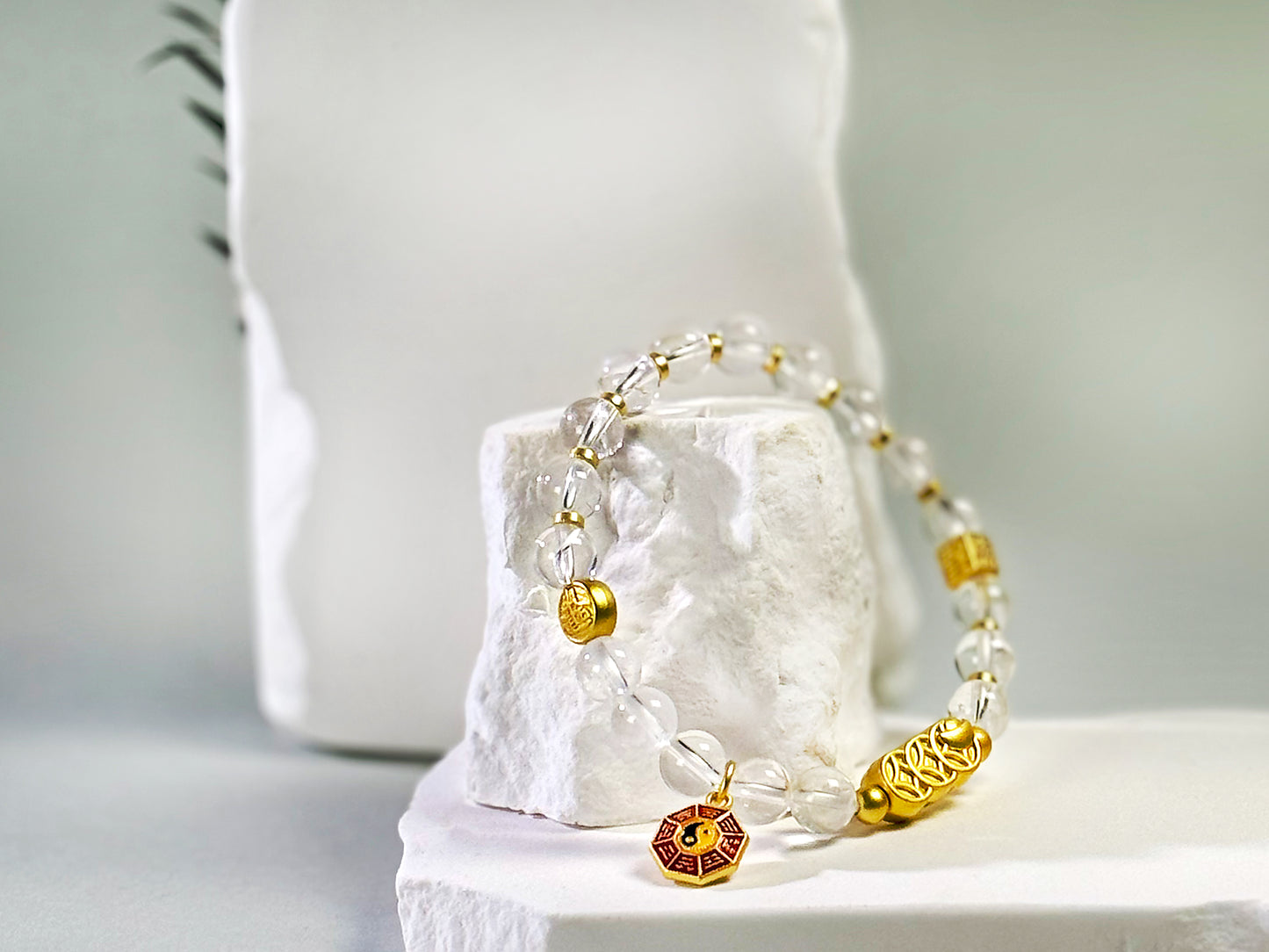 Taoist Women's Crystal Bracelet: Clarity & Golden Harmony